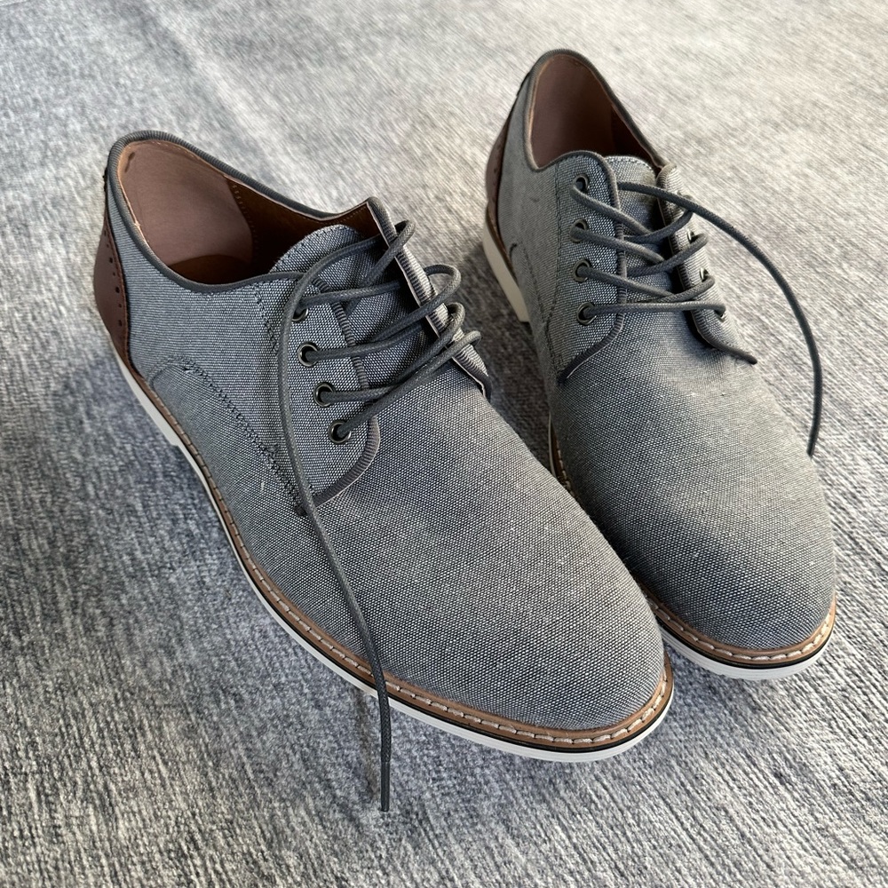 Brand new mens size 8 Steve Madden gray Oxford dress shoes
